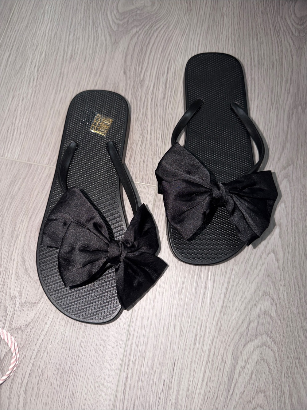 SHEIN Black Bow-Accent Flip Sandals